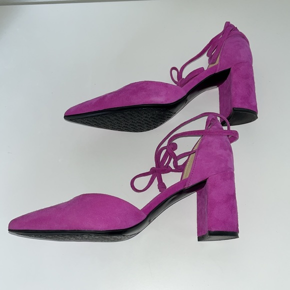 Marc Fisher Cerana Suede Pumps - Picture 5 of 11